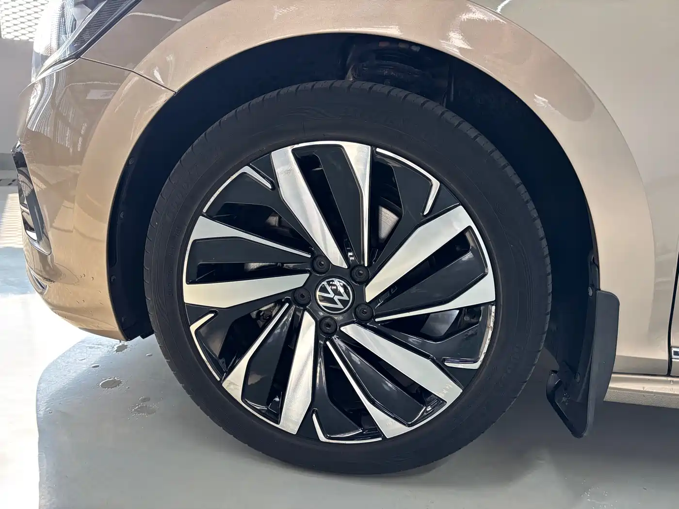 Volkswagen Passat 2022 330TSI Elite Edition фото 4