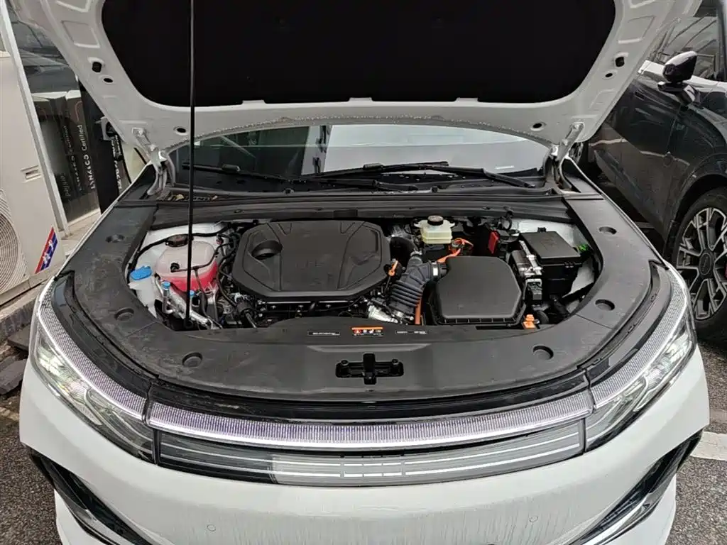 Geely Galaxy Galaxy A7 2025 EM-i 150km Long Voyage Edition фото 16
