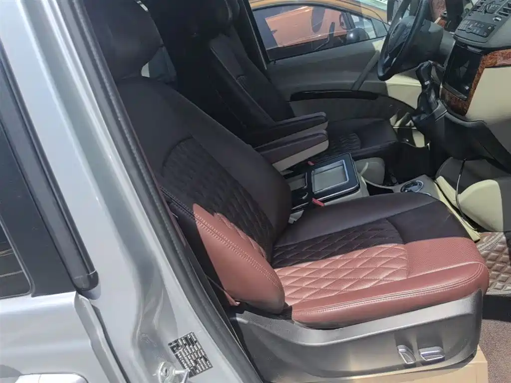 Mercedes-Benz Viano 2013 3.0L Comfort Edition фото 25