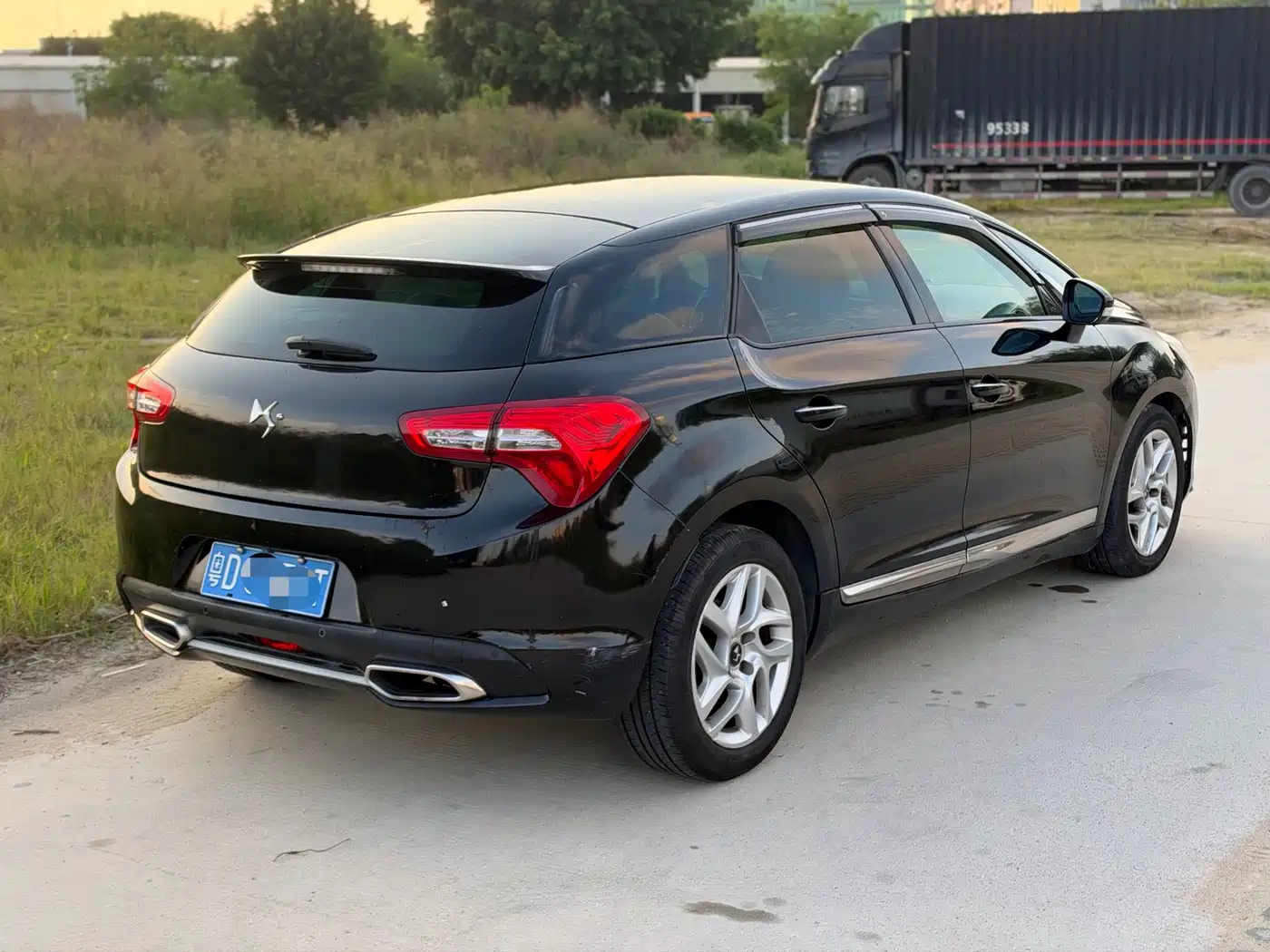 DS 5 2013 2013 1.6T Premium Edition THP200