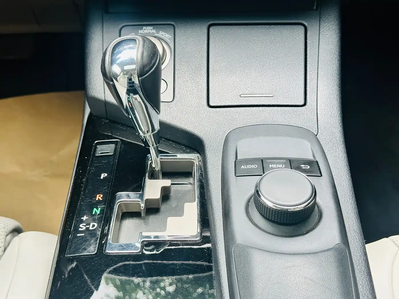 Lexus ES 2014 300h Elite Edition фото 29