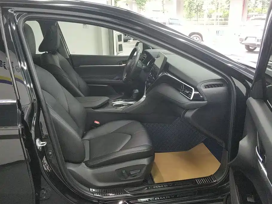 Toyota Camry 2021 2.0G Luxury Edition фото 8