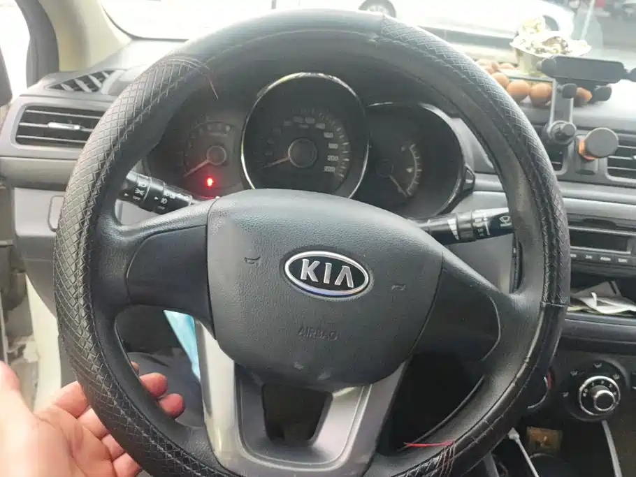Kia K2 2012 2011 Sedan 1.4L MT TOP