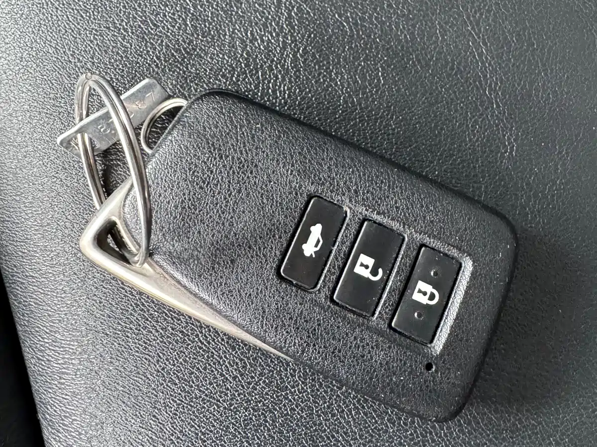 Lexus ES 2013 300h Elite Edition фото 10