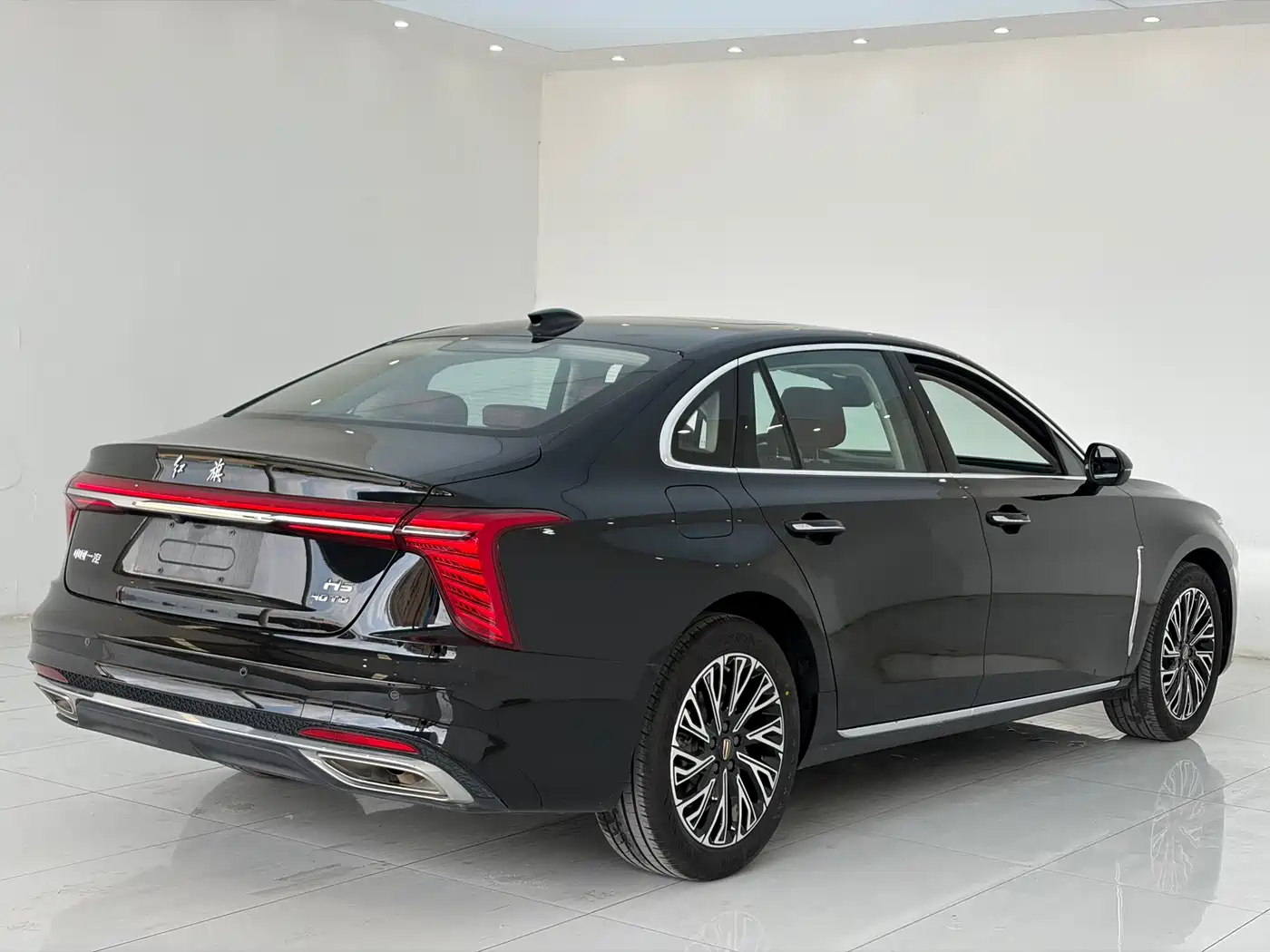 Hongqi H5 2024 2.0T Automatic Smart Connect Flag Smooth Edition фото 9