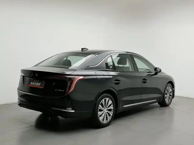 Hongqi E-QM5 2022 431km Charging Enjoyment Edition — фото 2
