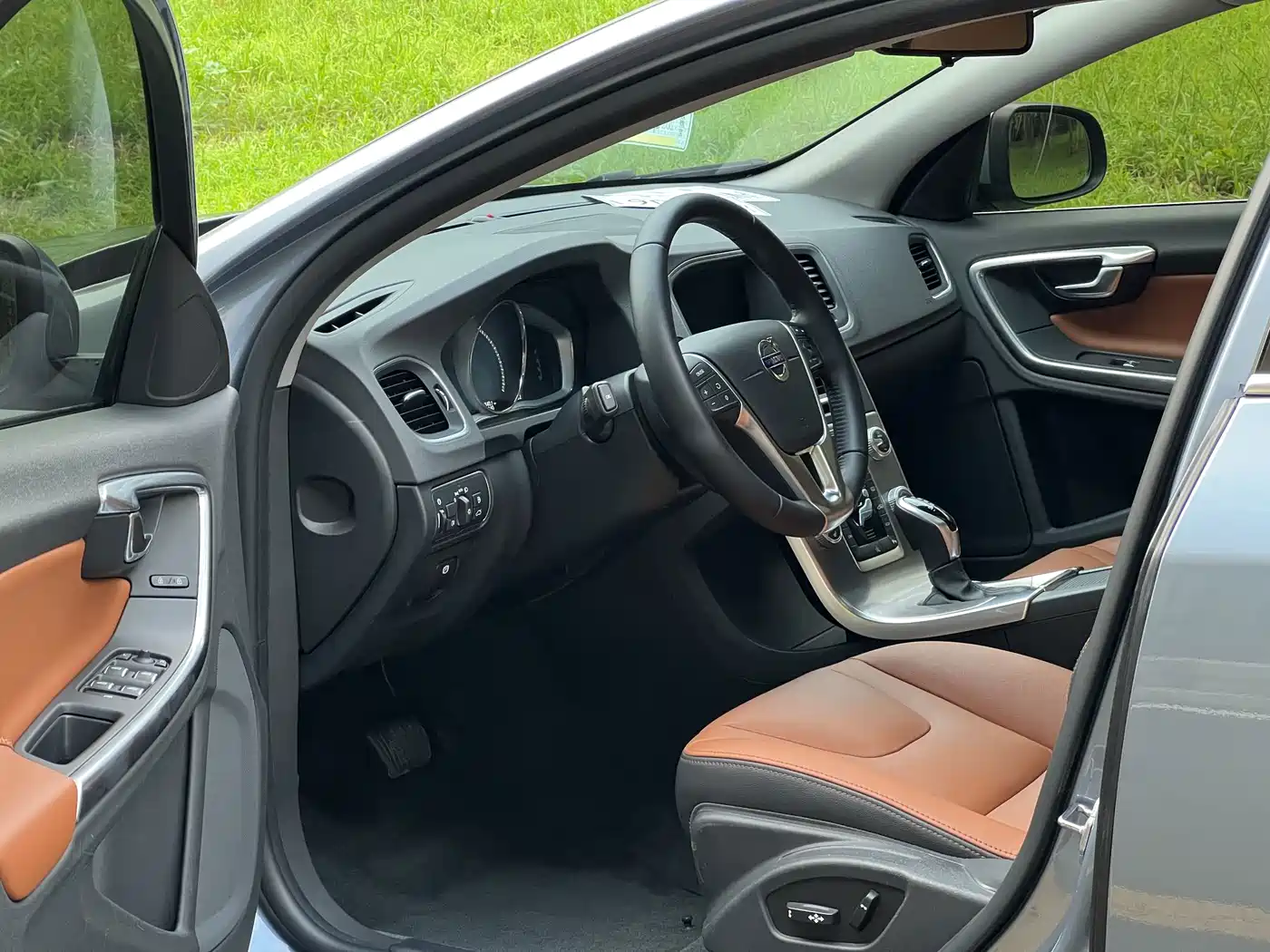 Фото 4 - Volvo S60