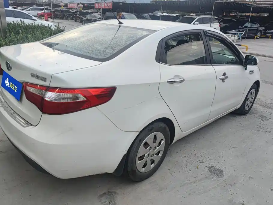Kia K2 2012 2011 Sedan 1.4L MT TOP