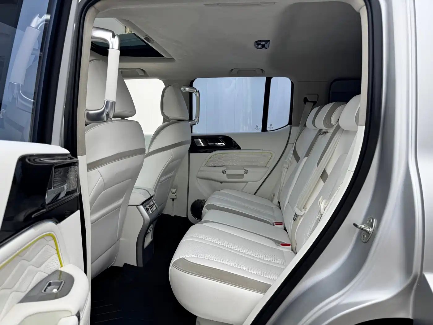 TANK CO CREATION TANK 300