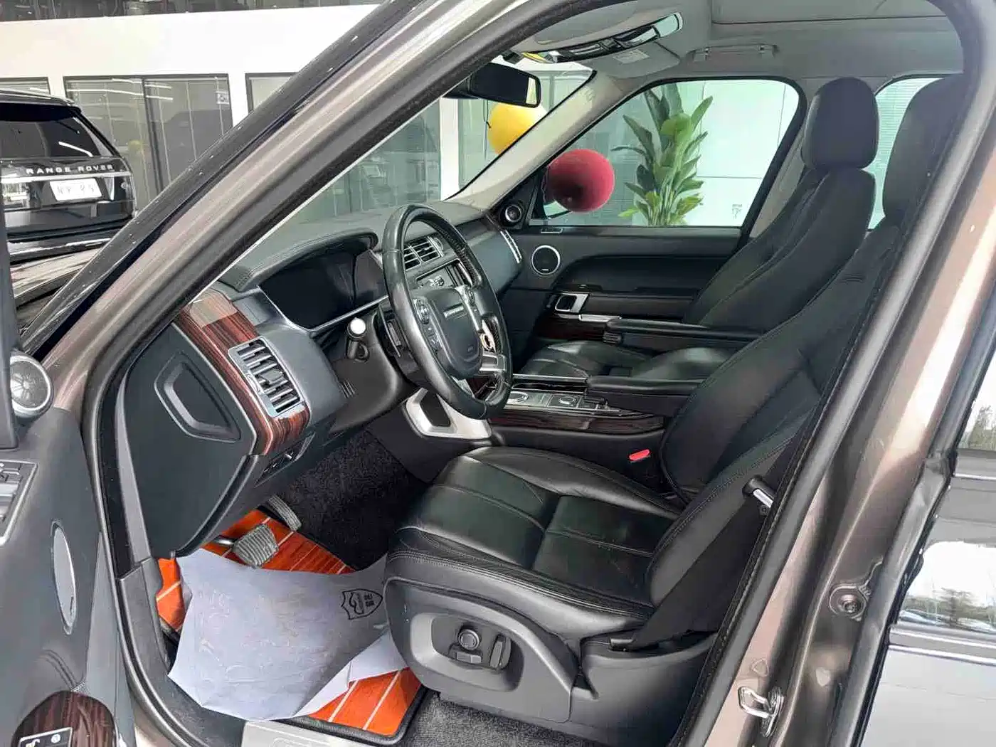 Land Rover Range Rover 2015 3.0 TDV6 Vogue фото 4