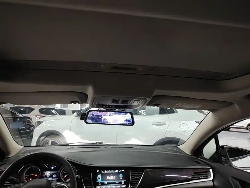 Buick Verano 2018 Sedan 20T Dual Clutch Leading фото 18
