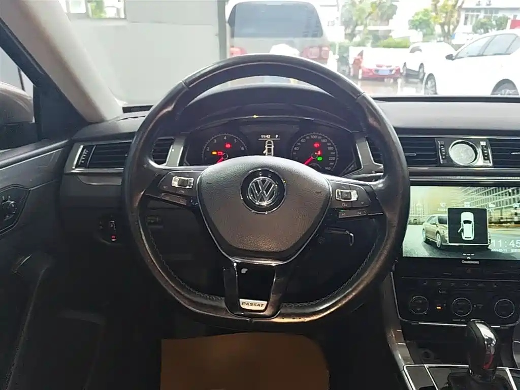 Volkswagen Passat 2016 330TSI DSG Honor Edition фото 11