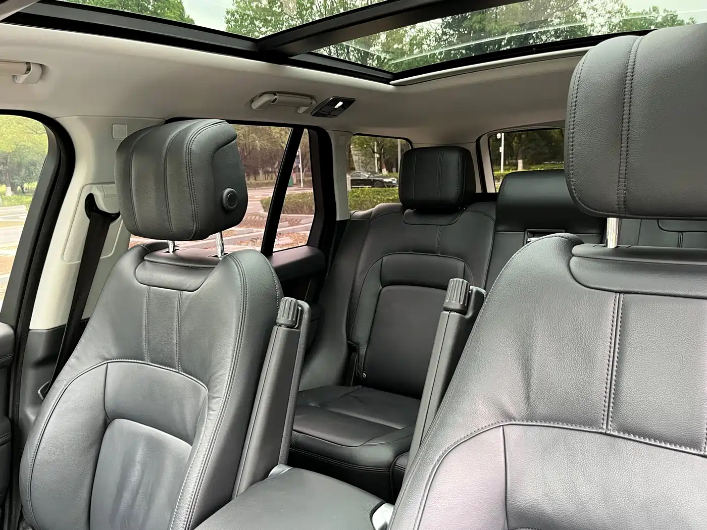 Land Rover Range Rover 2020 3.0 L6 Shengshi Edition фото 9