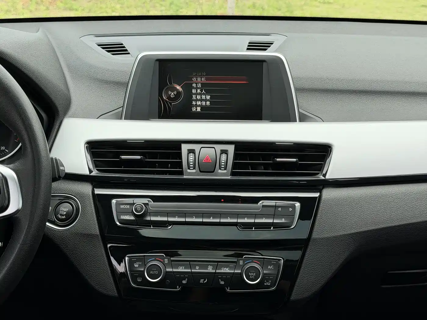 BMW X1 2016 sDrive18Li Premium Model фото 7