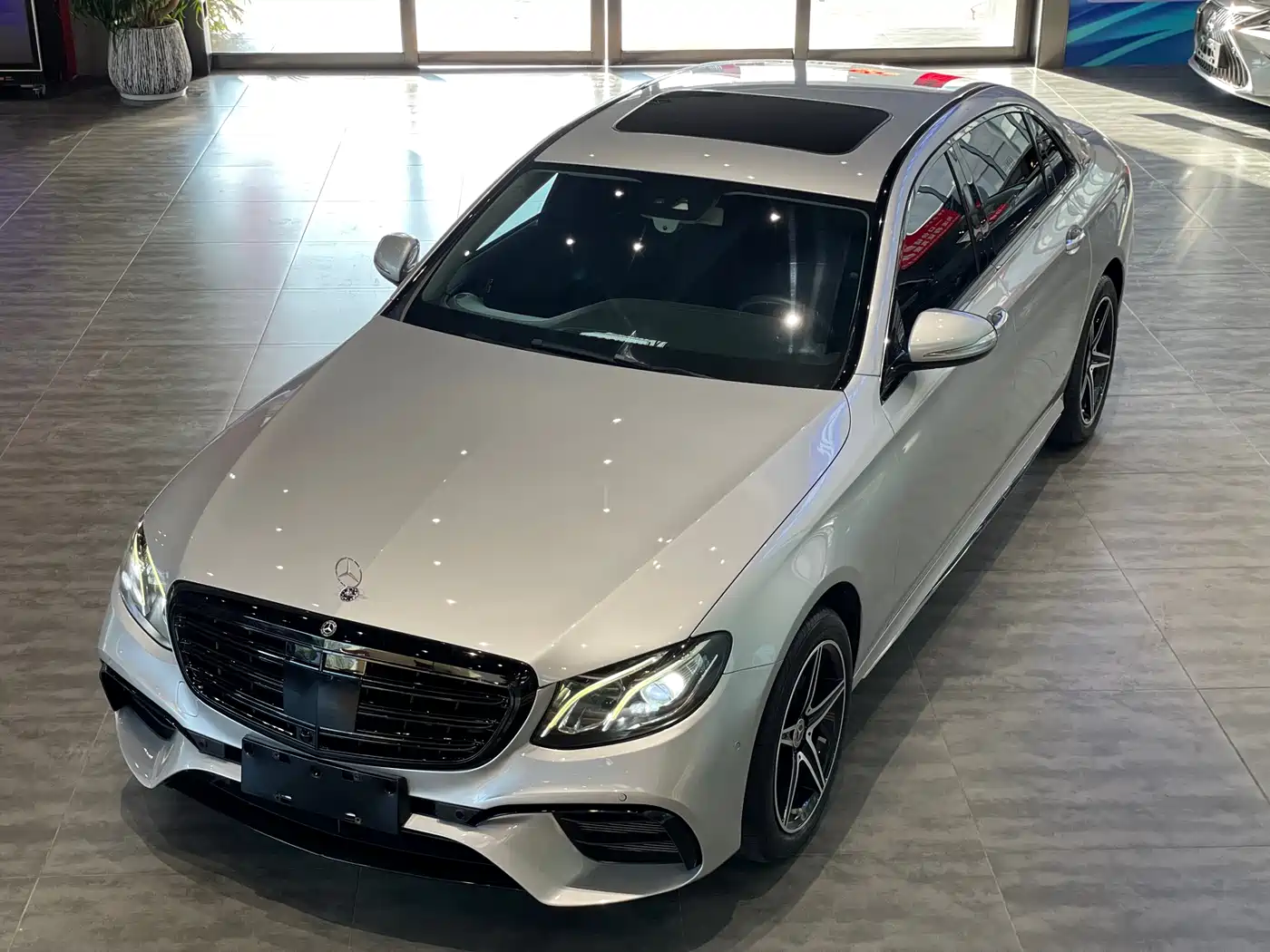 Mercedes-Benz E-Class 2016 E 200 L Sport Type фото 3