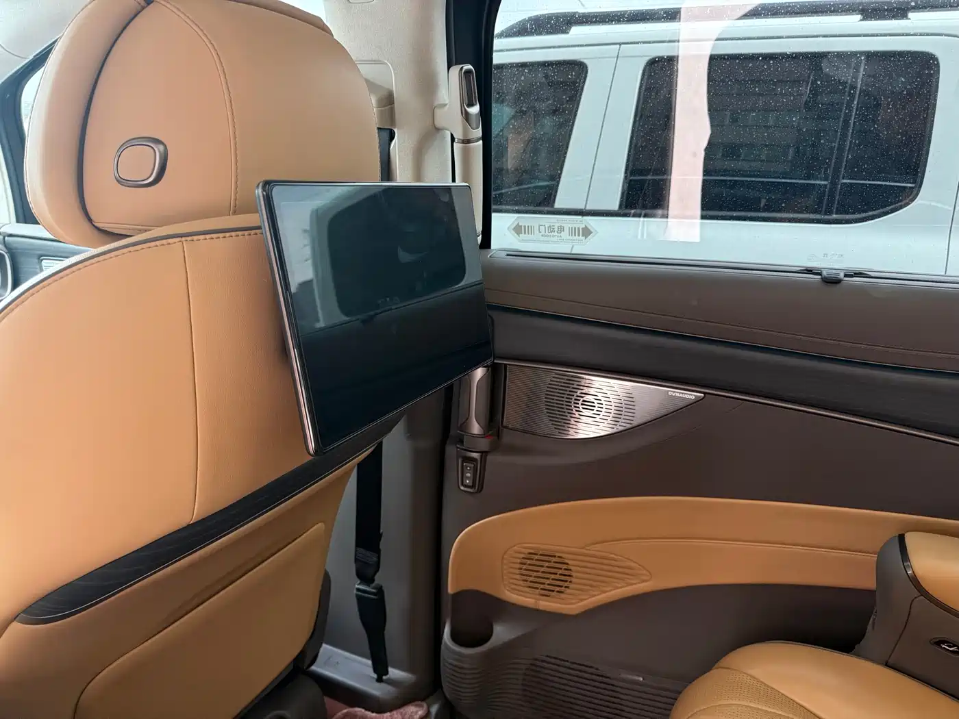 Denza D9 2022 DM-i 970 AWD Flagship фото 7