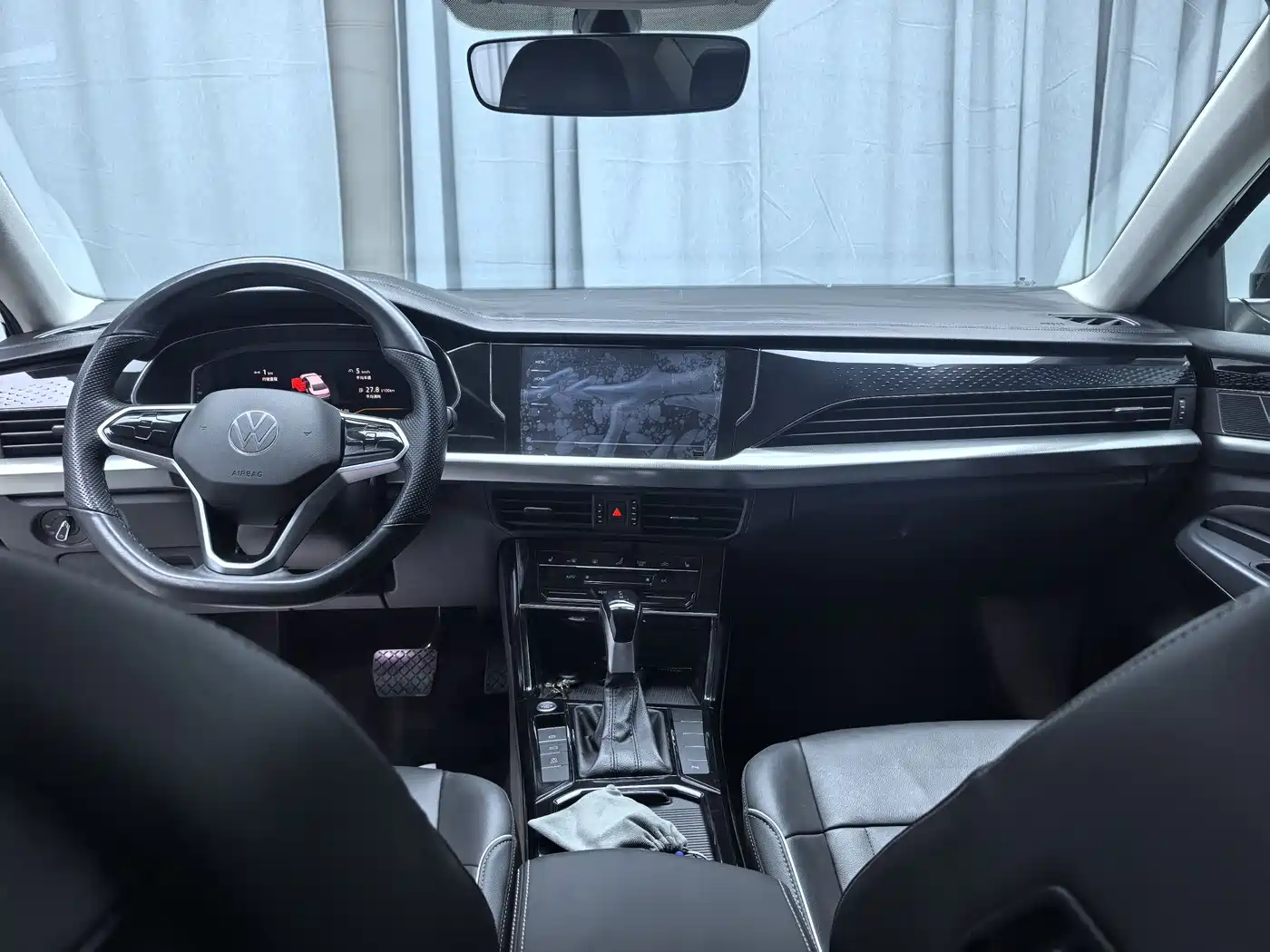 Volkswagen Passat 2023 280TSI Starlight Elite Edition фото 15