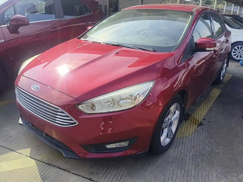 Фото 2 - Ford Focus