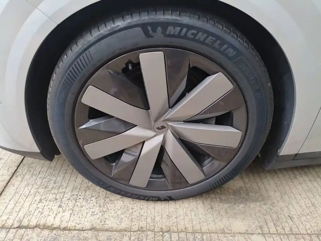 Li Auto Li i8 2025 2025 Standard Edition