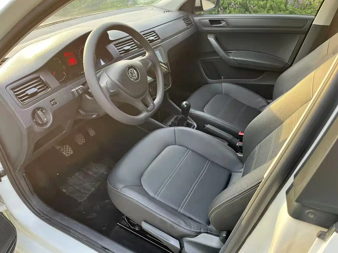 Volkswagen Santana 2018 1.5L Manual Trend Edition фото 8