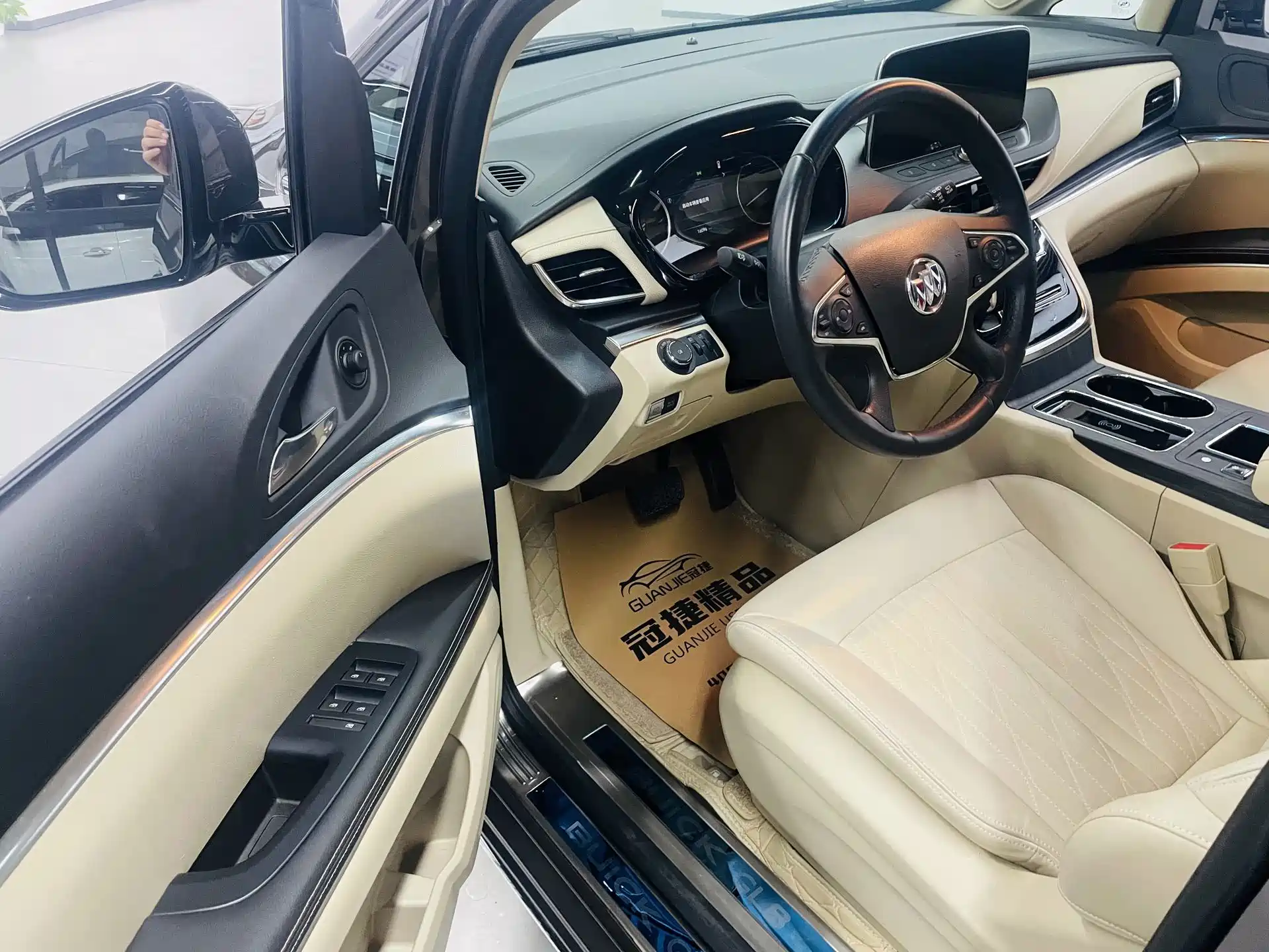 Фото 5 - Buick GL8