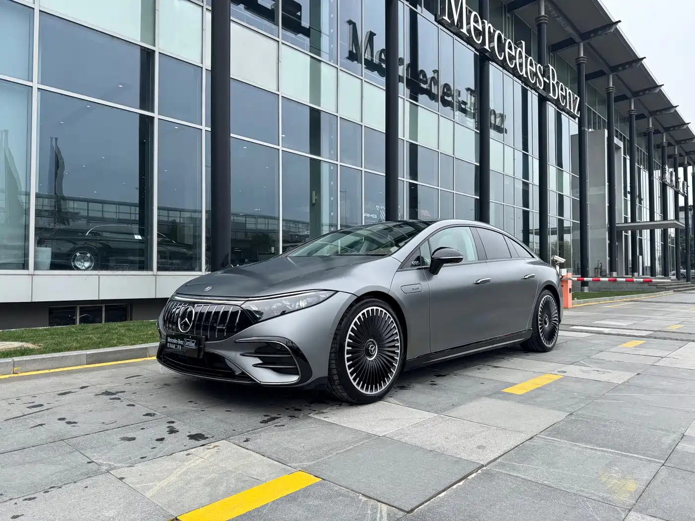 MERCEDES-BENZ EQS AMG