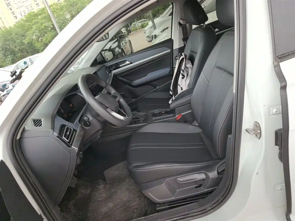 Volkswagen Lavida 2024 Model 1.5L Automatic Delight Edition фото 15