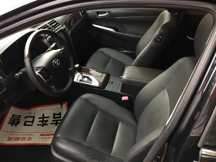 Toyota Camry 2016 2.0E 10th Anniversary Elite Edition фото 9
