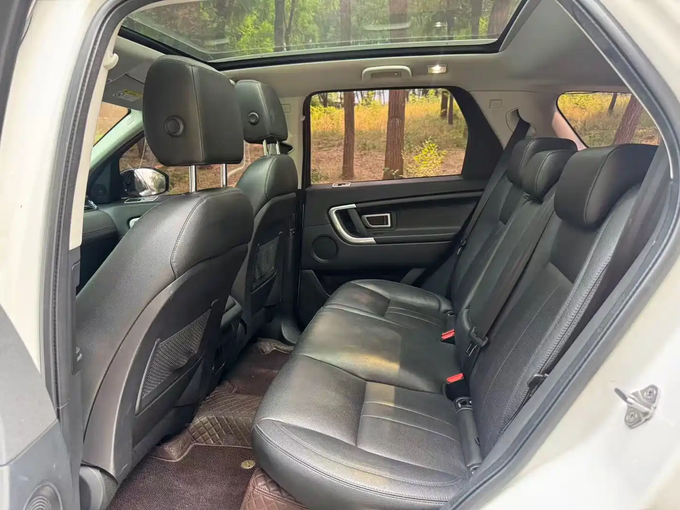 Land Rover Discovery Sport 2018 240PS SE Edition фото 8