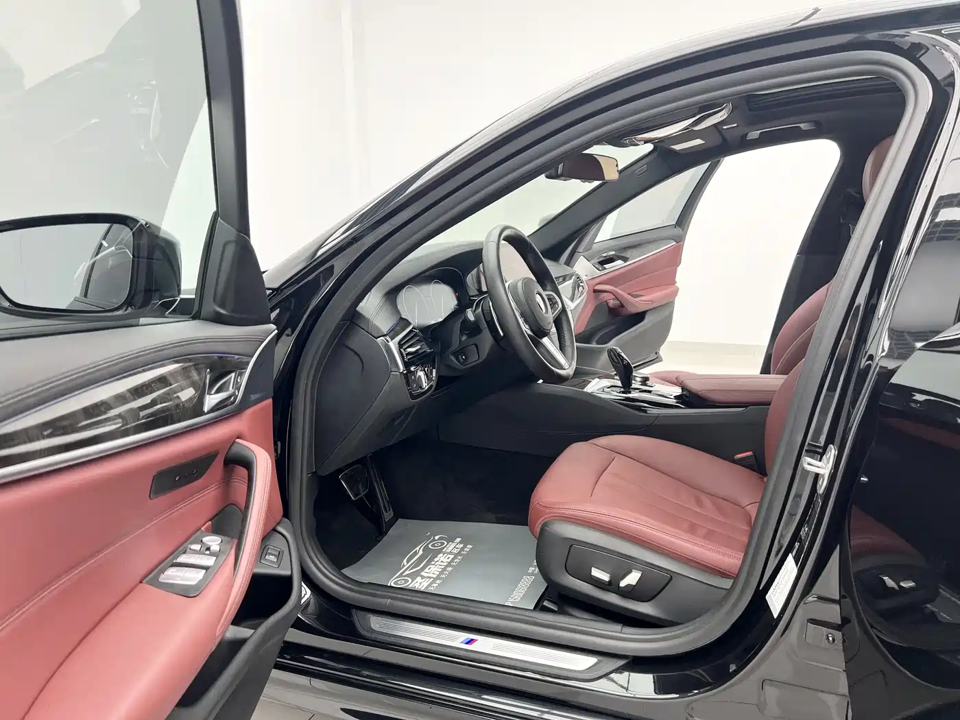 BMW 5 Series 2019 530Li Leading M Sport Package фото 7