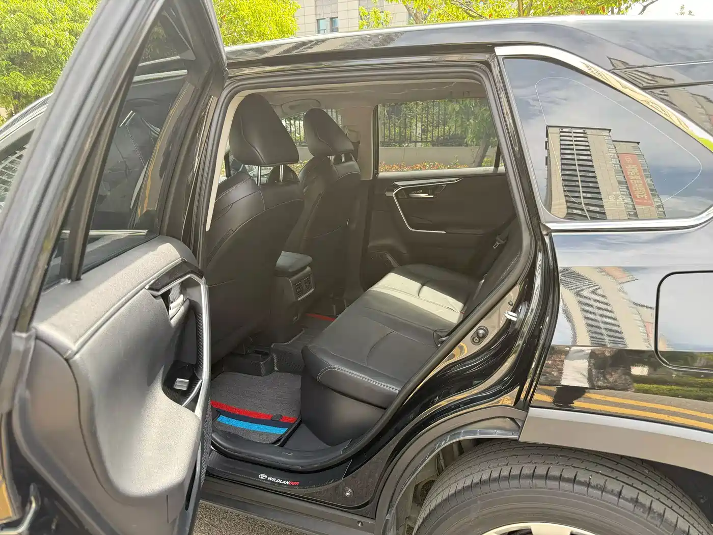 Фото 9 - Toyota Wildlander