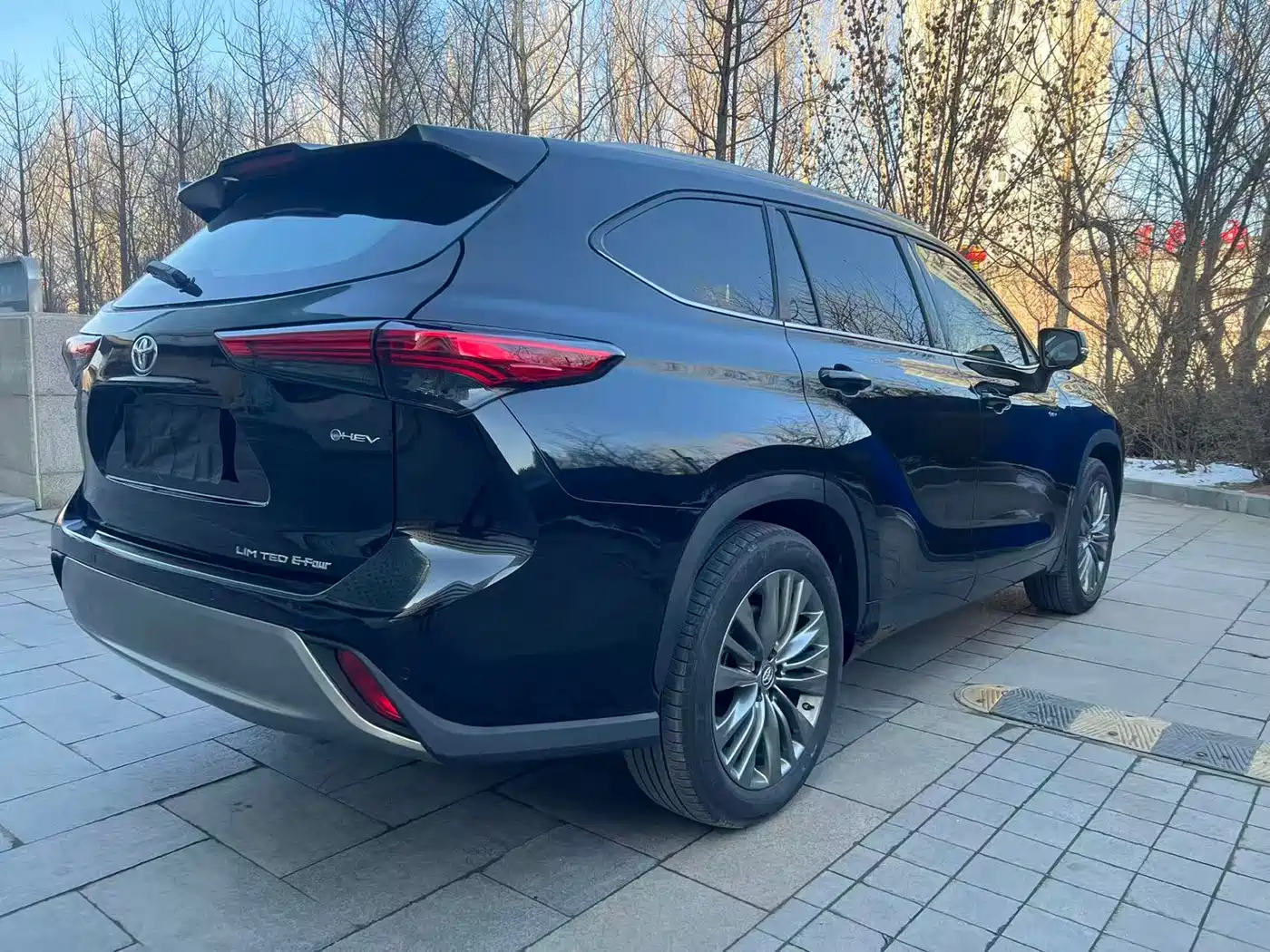 TOYOTA HIGHLANDER