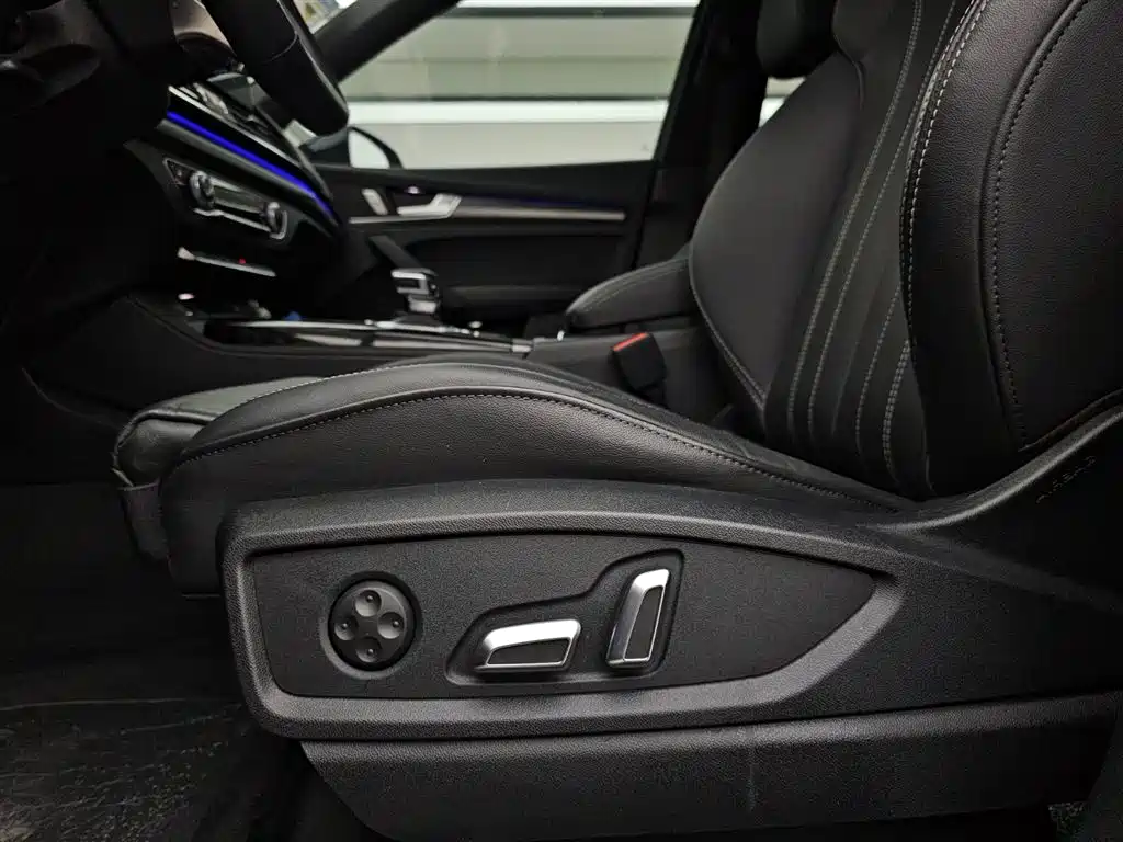 Audi Q5L 2023 40T Luxury Dynamic фото 8