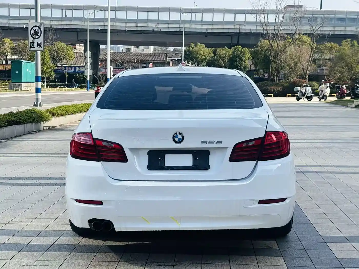 BMW 5 Series 2014 525Li Luxury Design Package фото 8