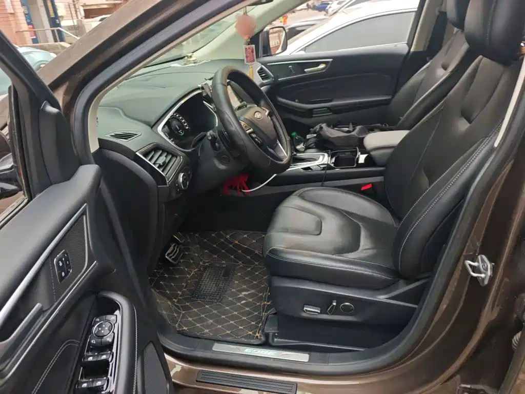 Фото 8 - Ford Edge