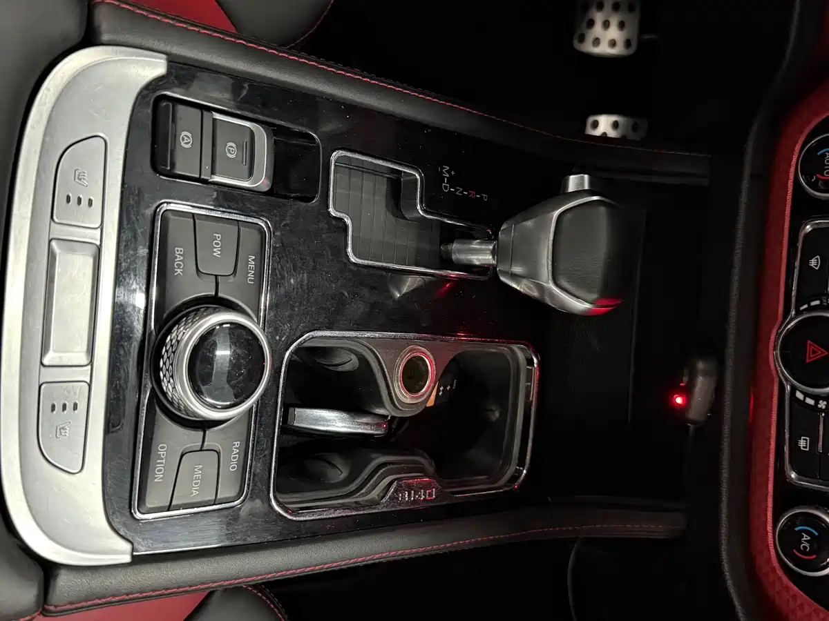 BAIC ORV Beijing Offroad BJ40 2019 PLUS 2.3T Automatic 4WD Luxury Edition China VI фото 7