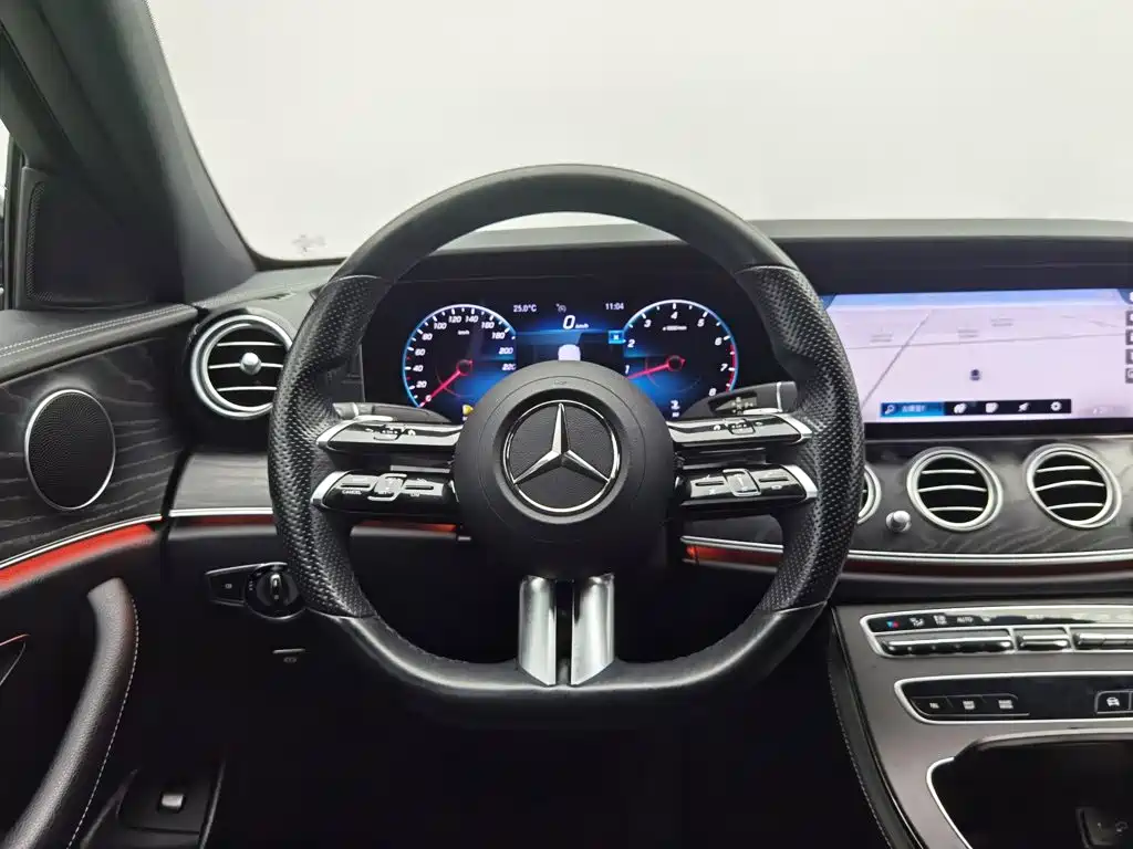 Mercedes-Benz E-Class, миниатюра 11