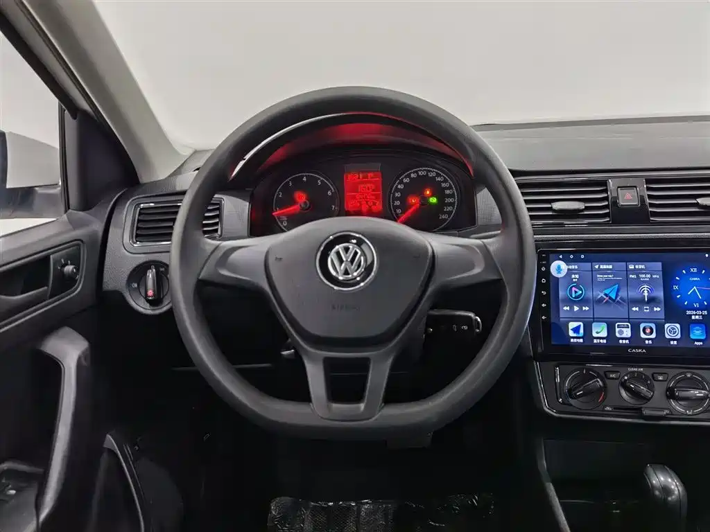 VOLKSWAGEN SANTANA
