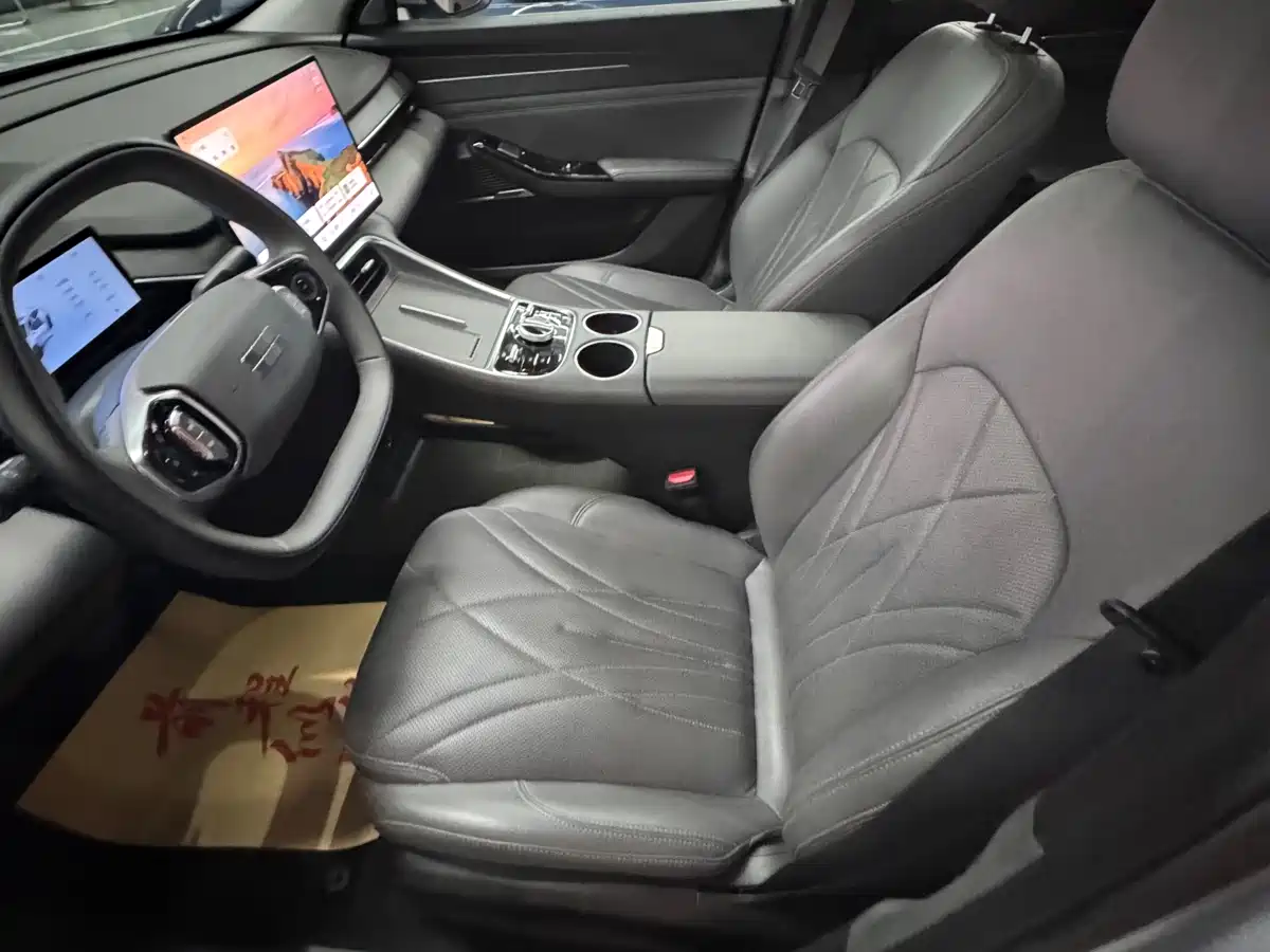 Geely Galaxy Galaxy L6 2025 EM-i 140km Starship Edition фото 10