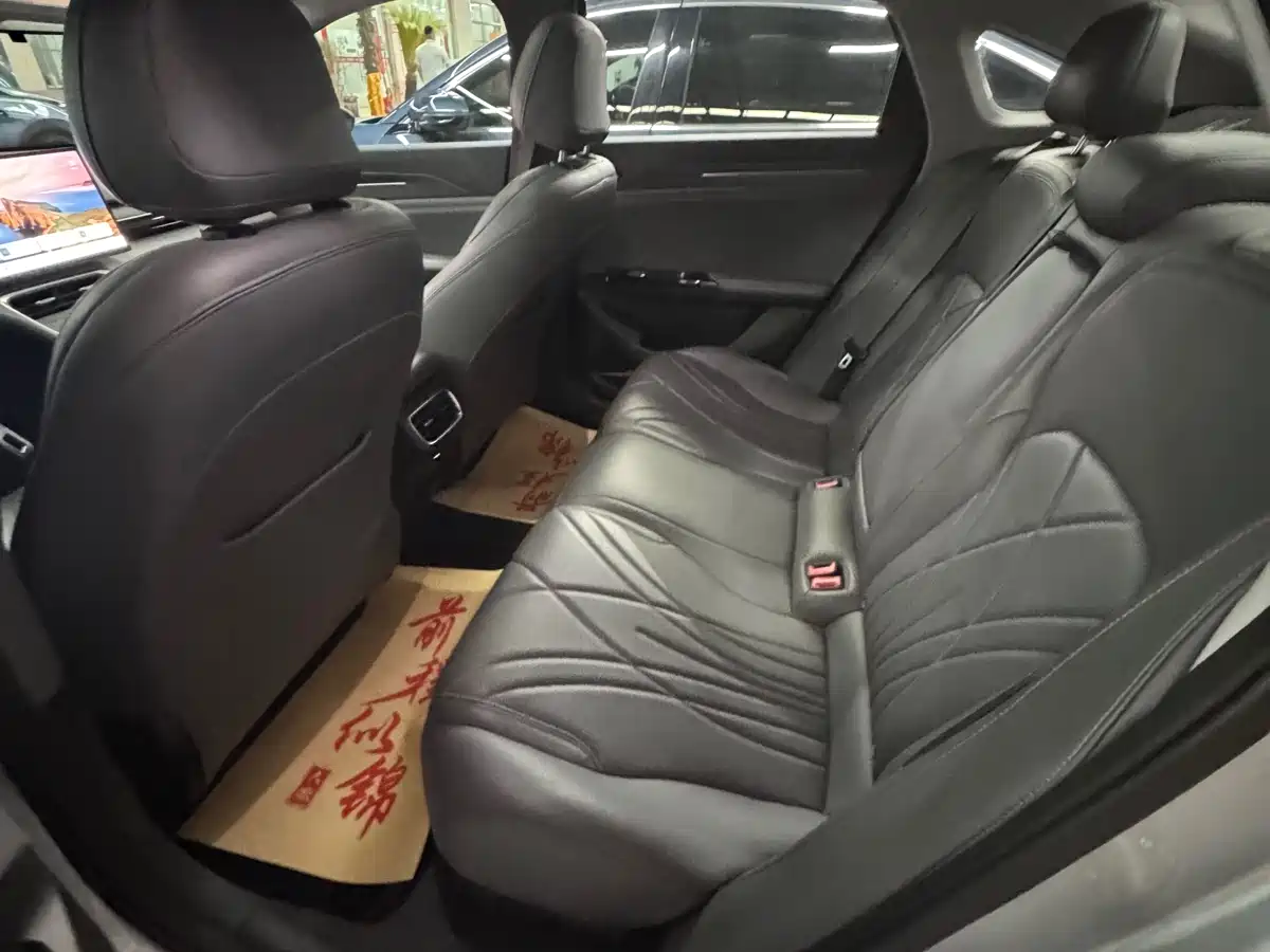 Geely Galaxy Galaxy L6 2025 EM-i 140km Starship Edition фото 16