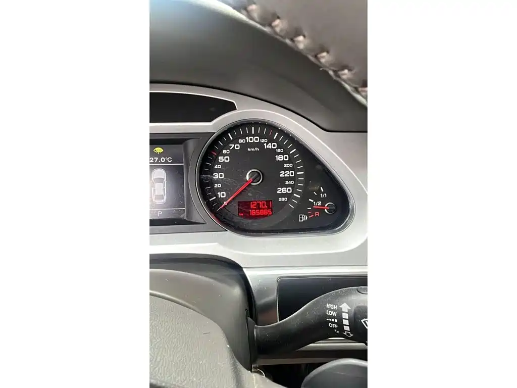 Фото 6 - Audi A6L