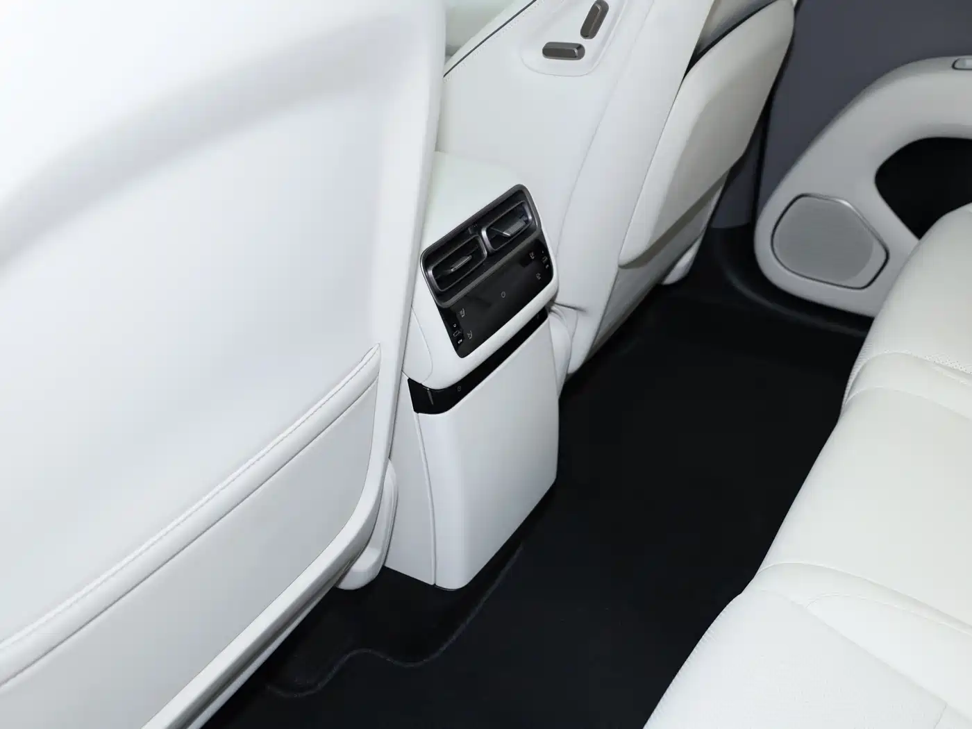 Фото 25 - Li Auto i6