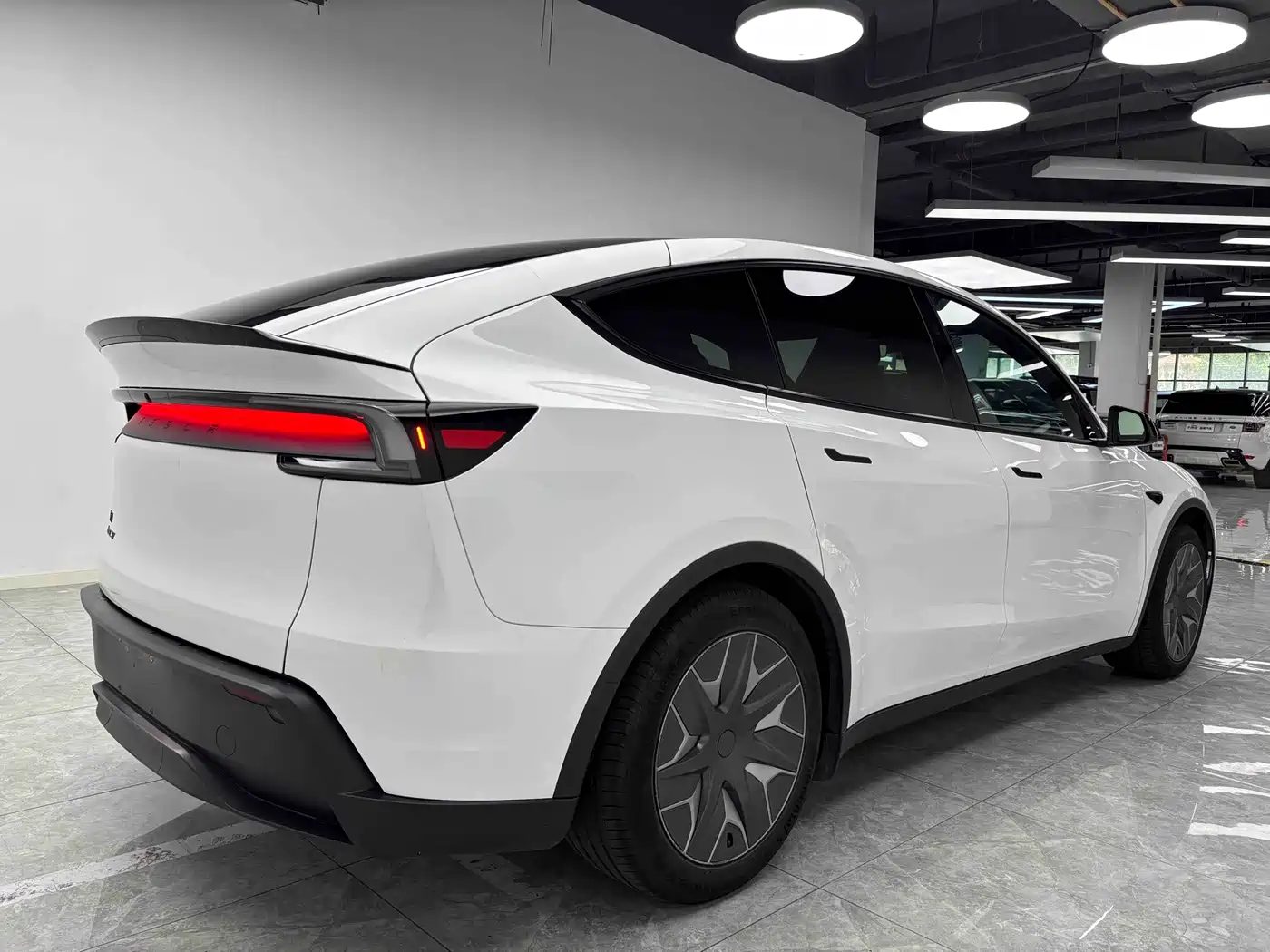 Tesla Model Y L 2025 2025 Facelift Long Range AWD