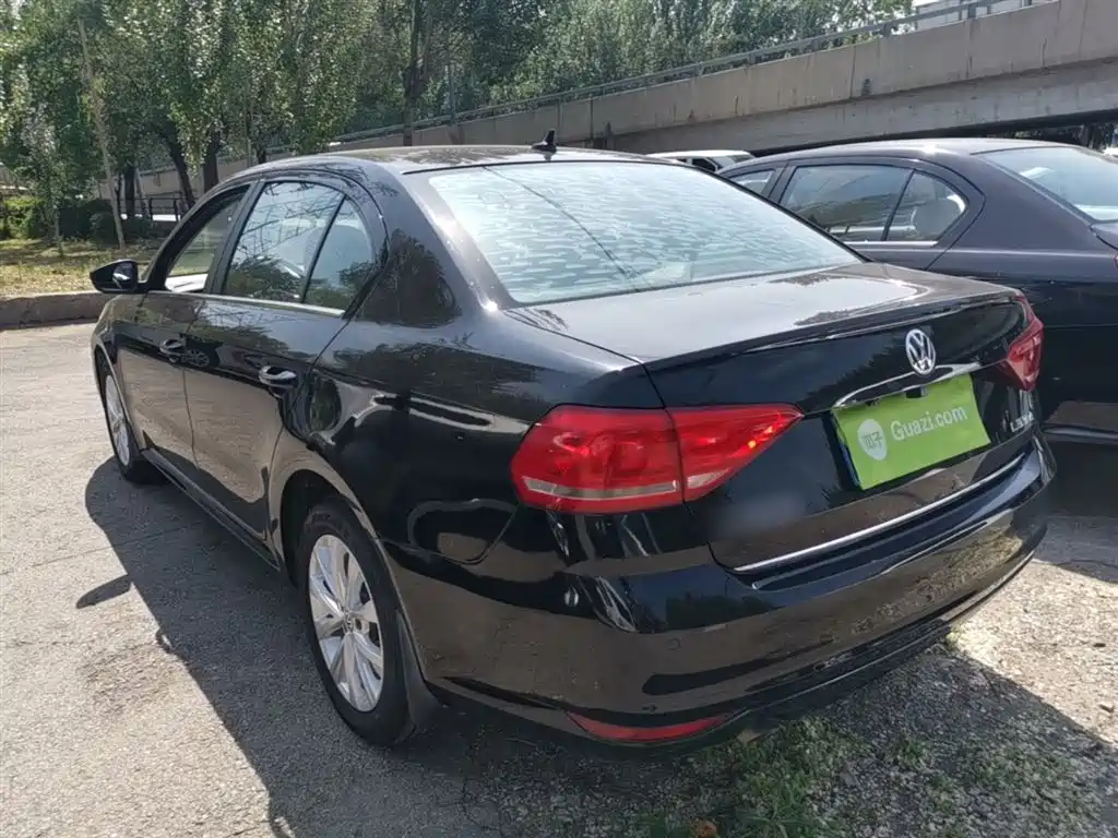 Volkswagen Lavida 2015 1.6L Manual Comfort Edition фото 5
