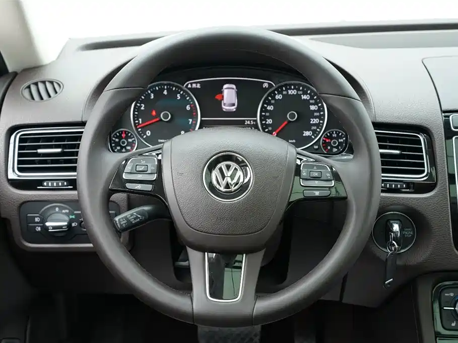 Volkswagen Touareg 2017 3.0TSI Explorer Edition фото 20