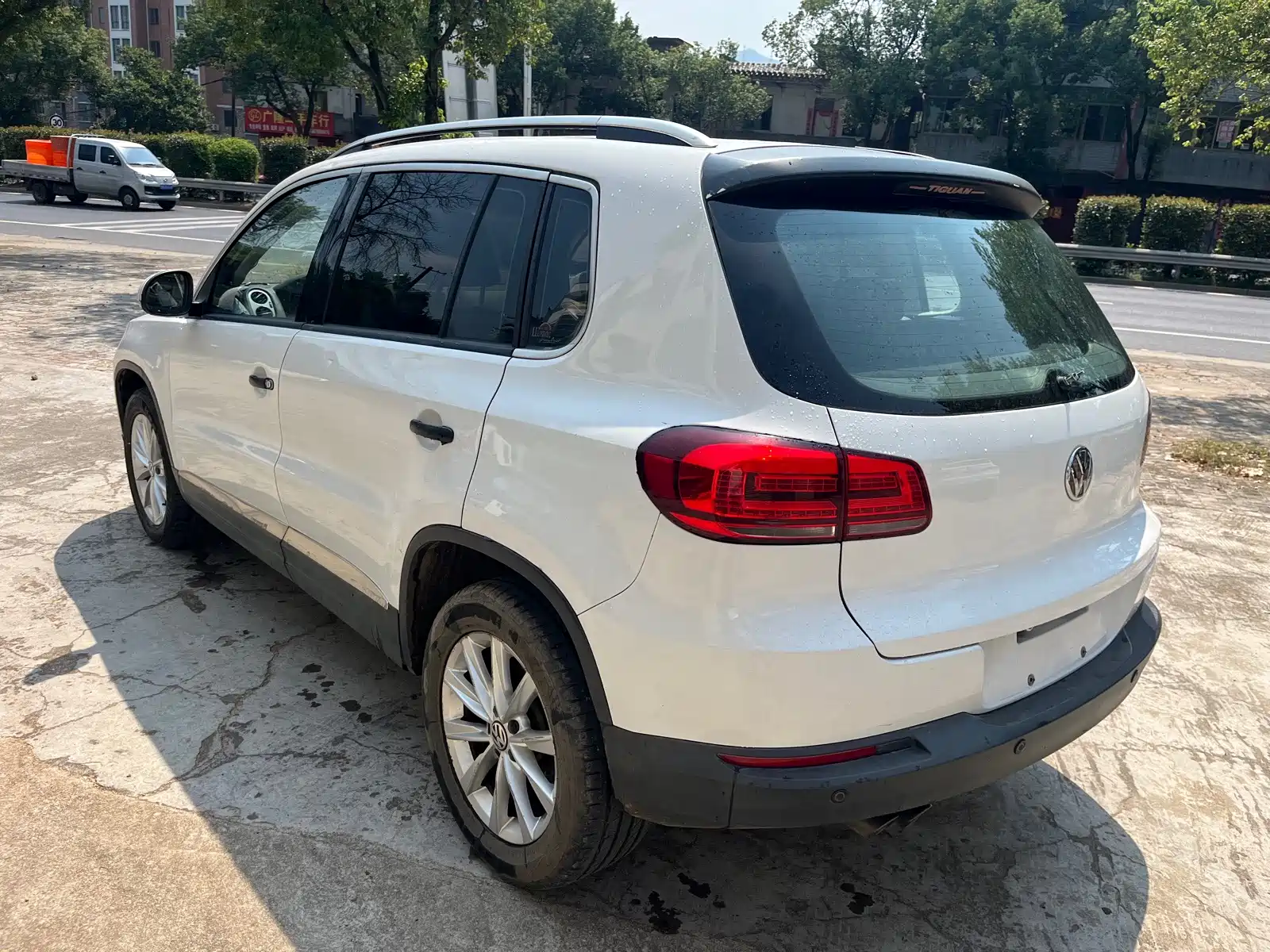 Photo 4 - Volkswagen Tiguan
