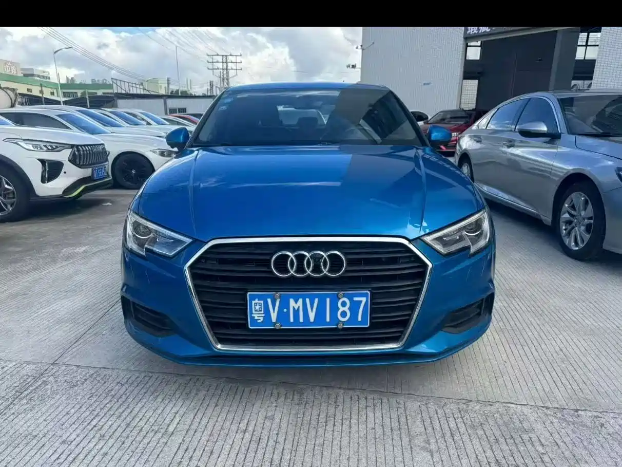 Audi A3 2018 30th Anniversary Limousine 35 TFSI Progressive фото 2