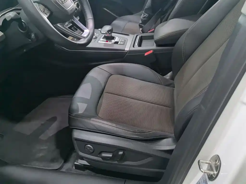 Audi Q5L 2018 45 TFSI Exclusive Fashion China VI фото 15
