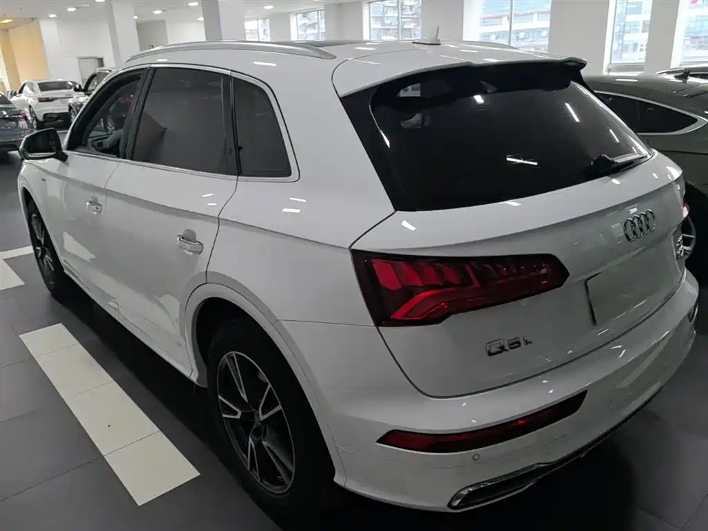 Audi Q5L 2018 45 TFSI Exclusive Fashion China VI фото 5