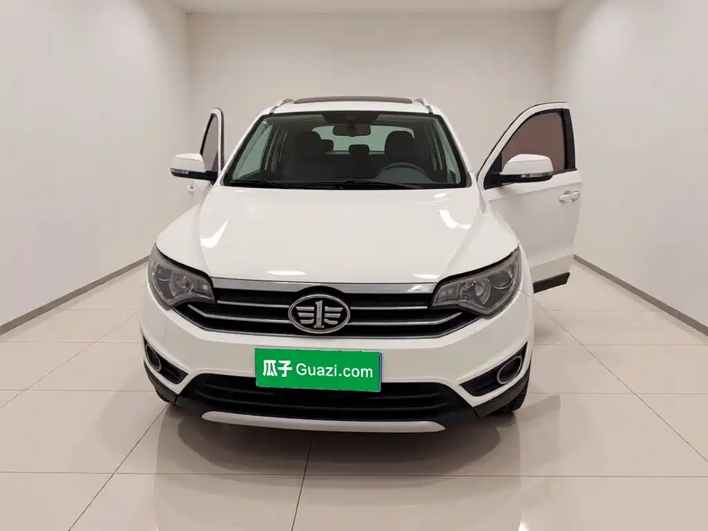 FAW Senya R7 2017 2017 Model 1.6L Manual Luxury
